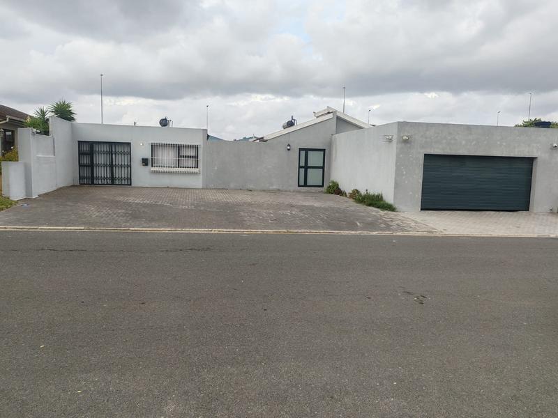 4 Bedroom Property for Sale in Morgenster Western Cape